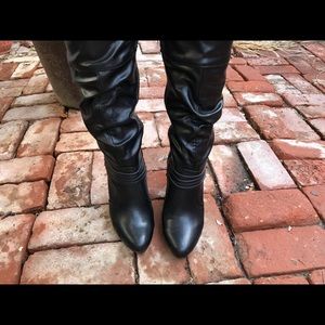 Knee high boots 👢